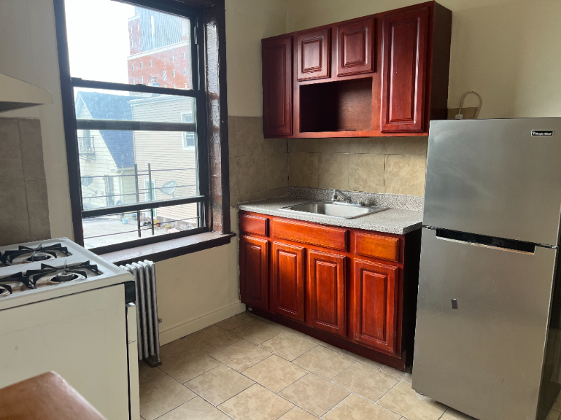 425 Rose Ave #10 - Photo 4 of 10