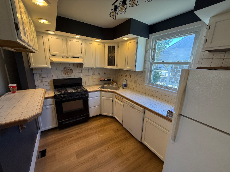 315 W Monroe Ave - Photo 3 of 15