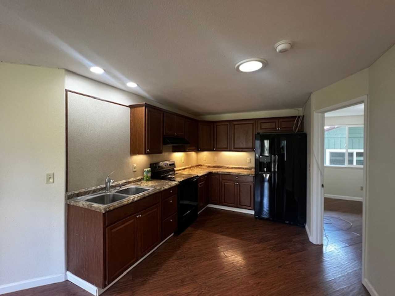 104  Lakeview - Photo 2 of 7