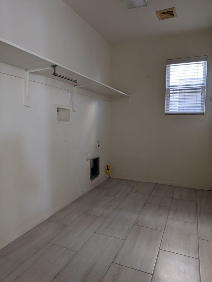 4663 W Calatrava Ln - Photo 4 of 33