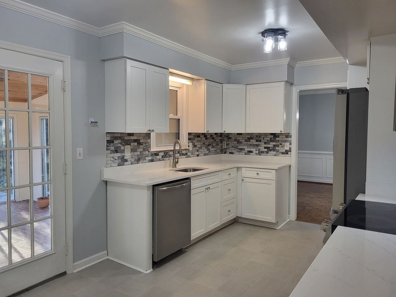 1205 Bixham Ln - Photo 2 of 19