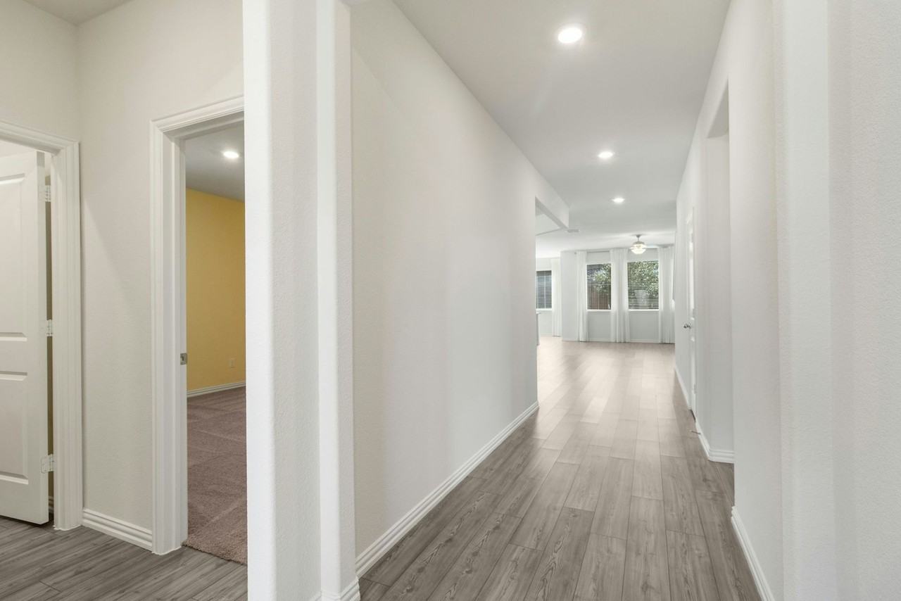 168 Chamberlain Drive - Photo 3 of 41