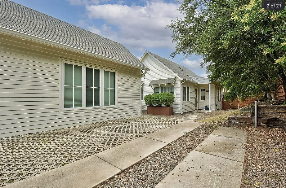 708 Cardinal Ln #B - Photo 2 of 21