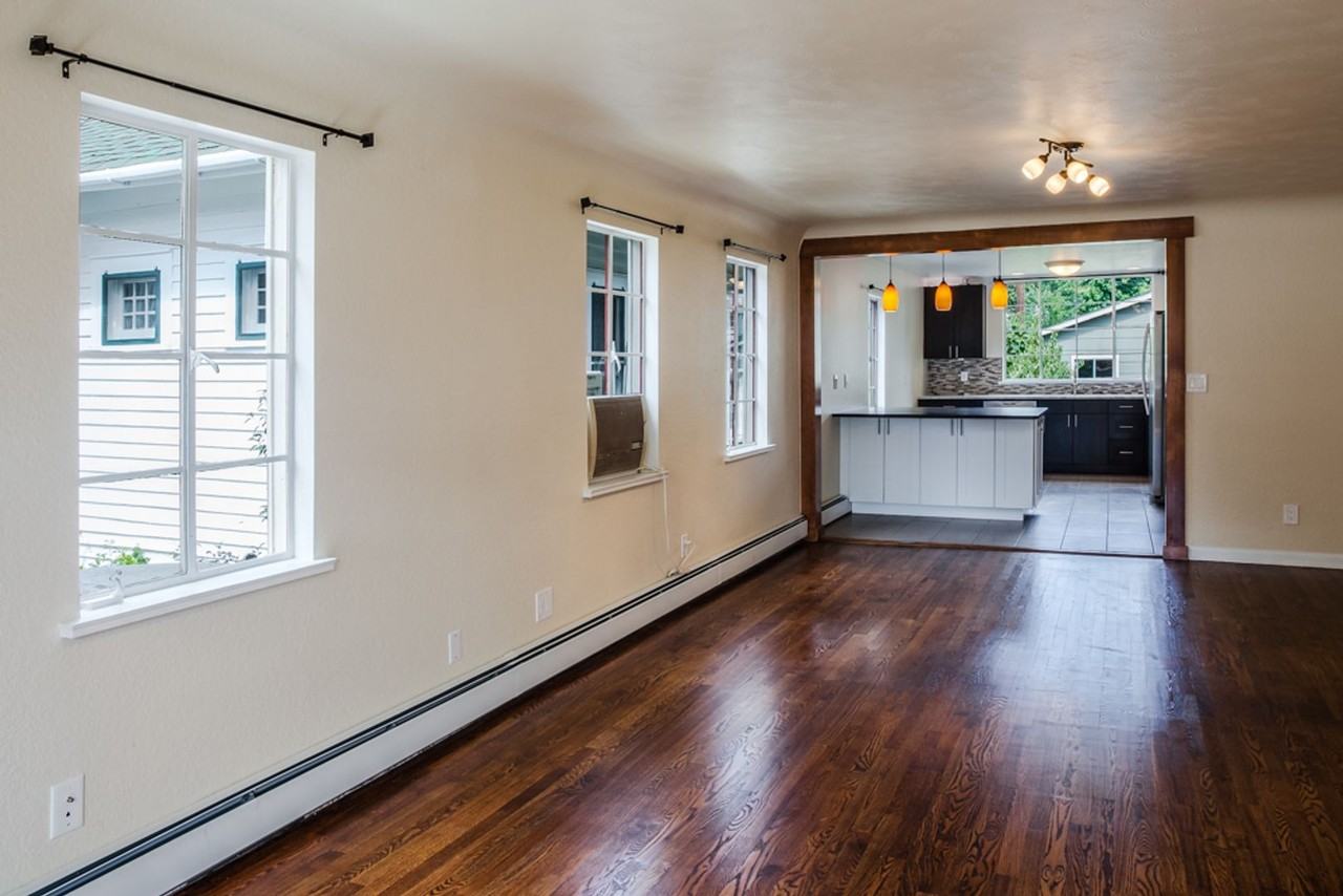 2021 Pine St - Photo 5 of 50
