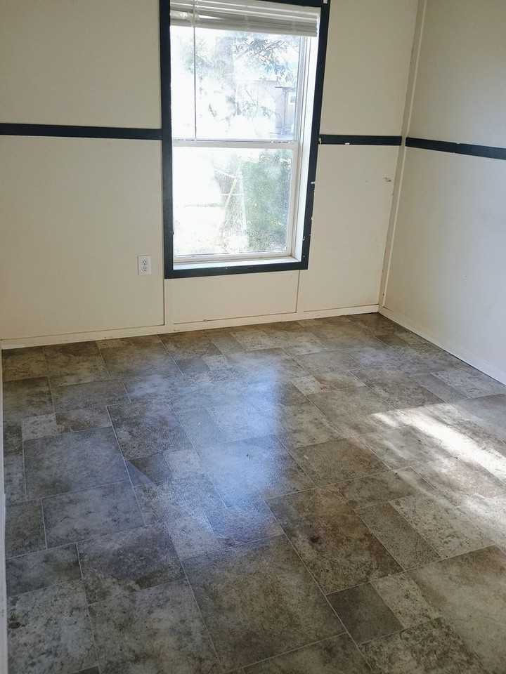 12547 Chapman Rd - Photo 3 of 4