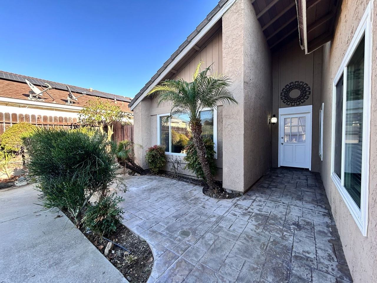 22392 Rippling Brk - Photo 3 of 49