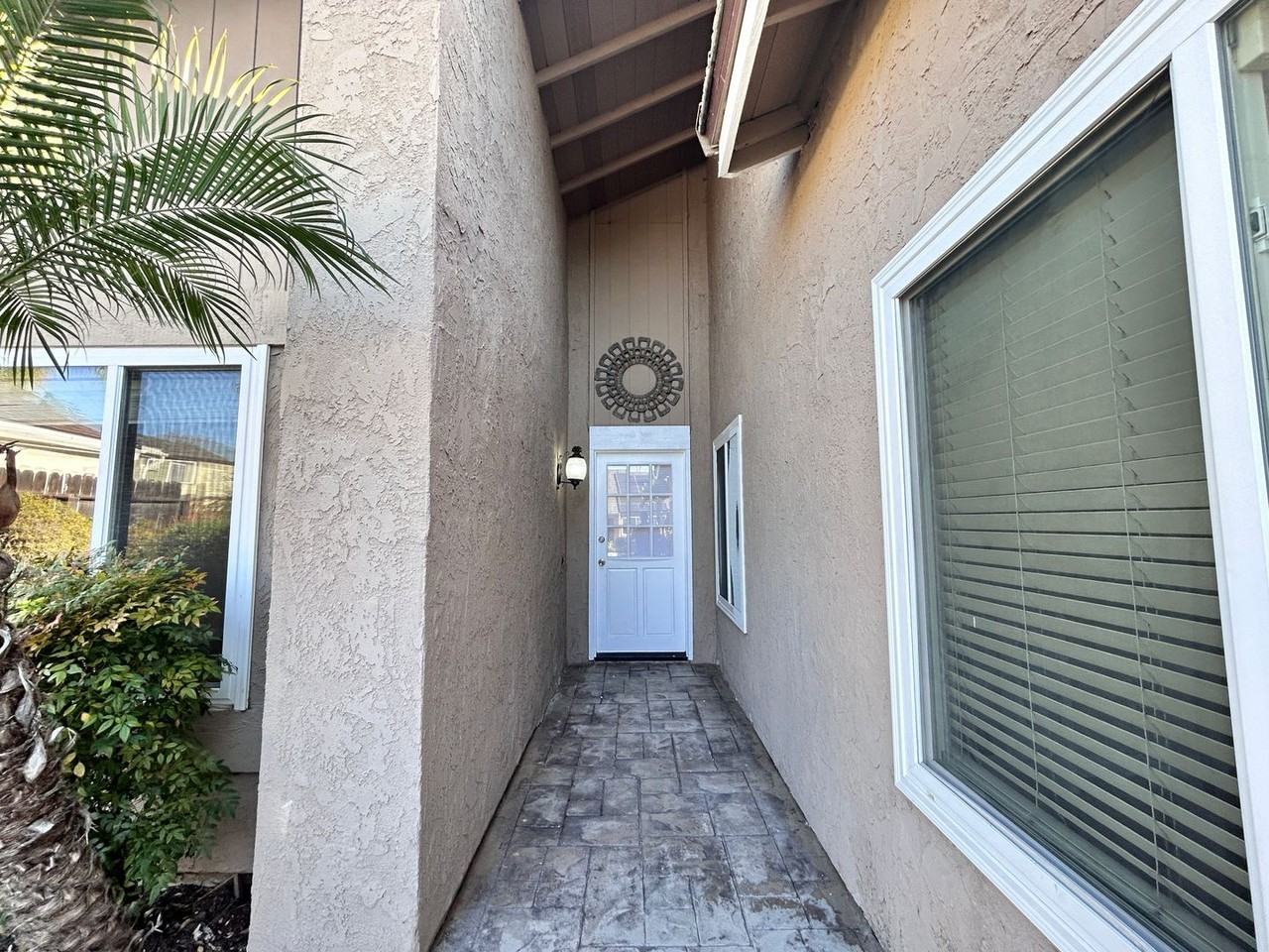 22392 Rippling Brk - Photo 4 of 49