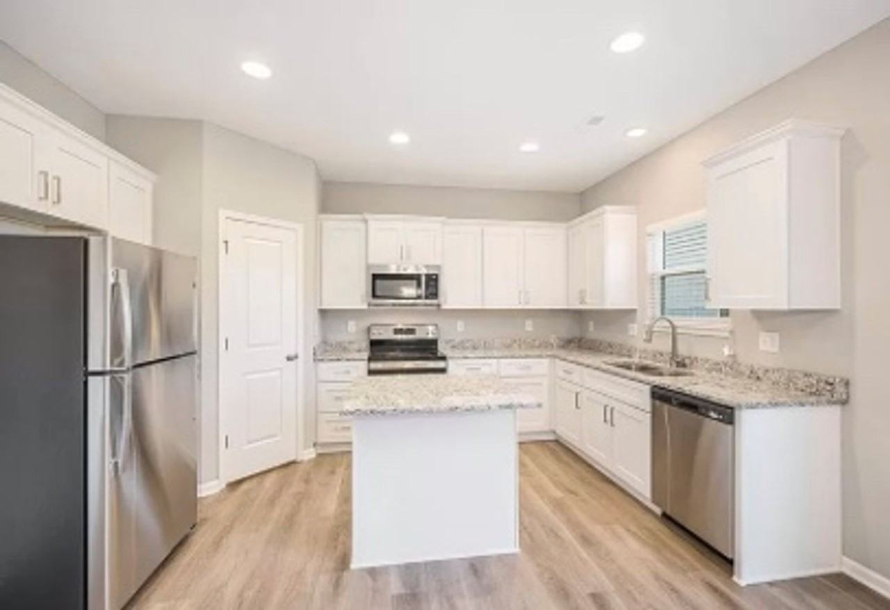 9103 Sw 2nd St - Photo 5 of 12