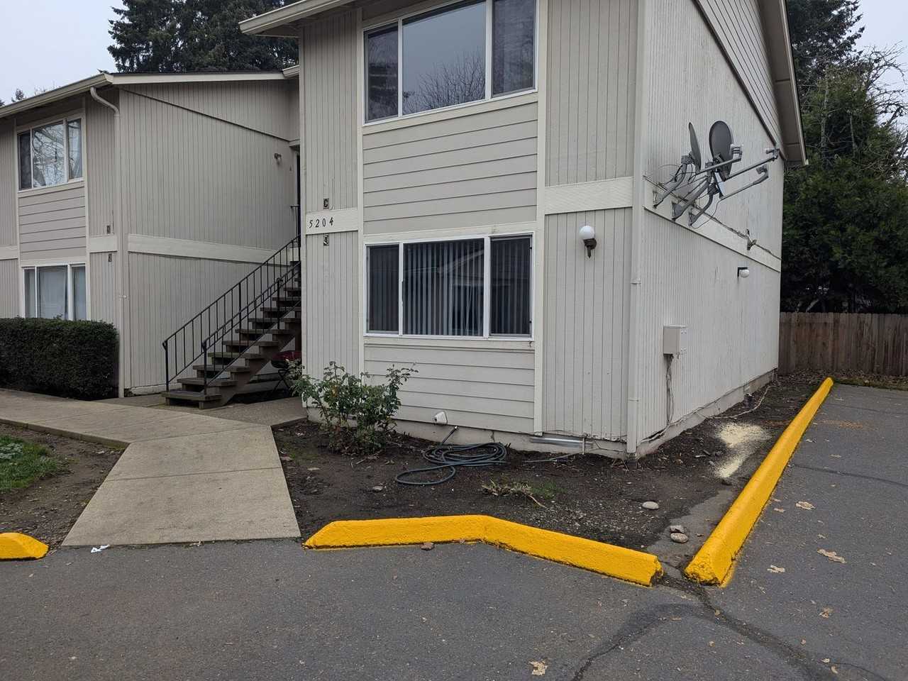 5200 Windsor Island Rd N - Photo 3 of 31