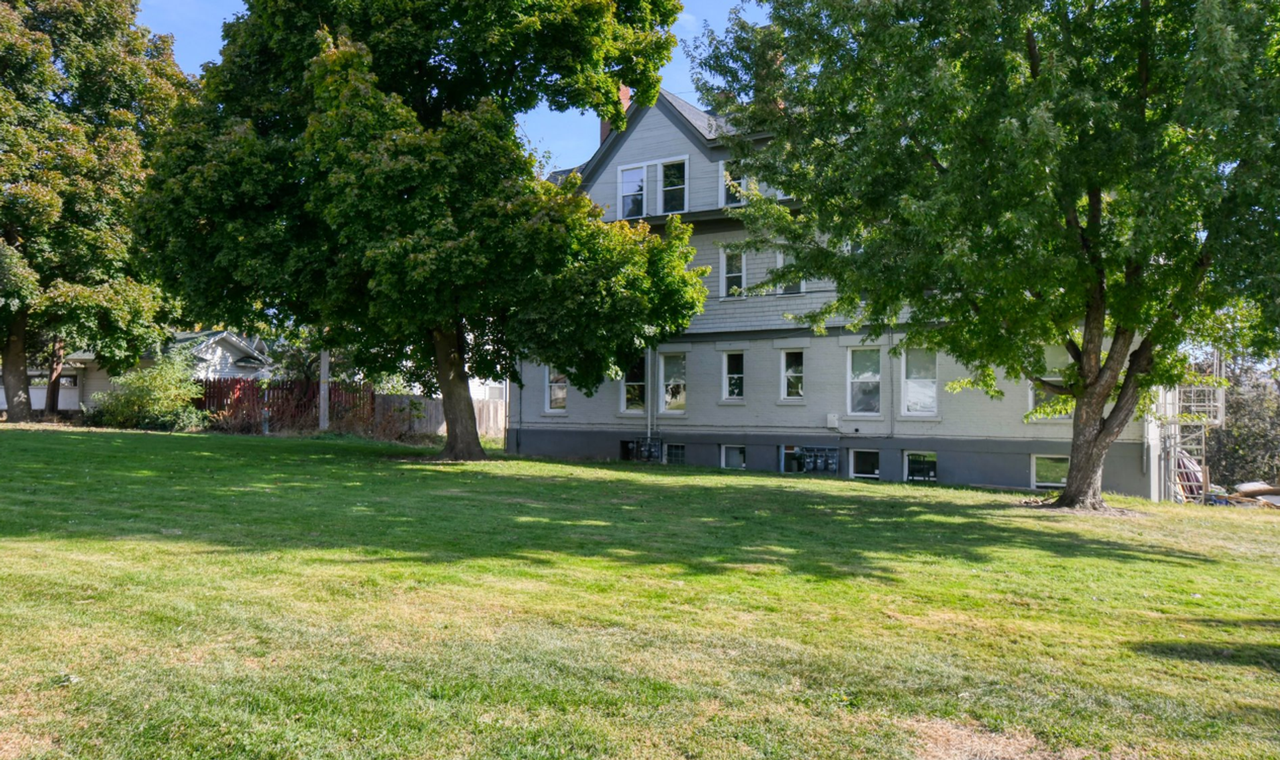 401 Nw Bailey Ave #200 - Photo 2 of 22