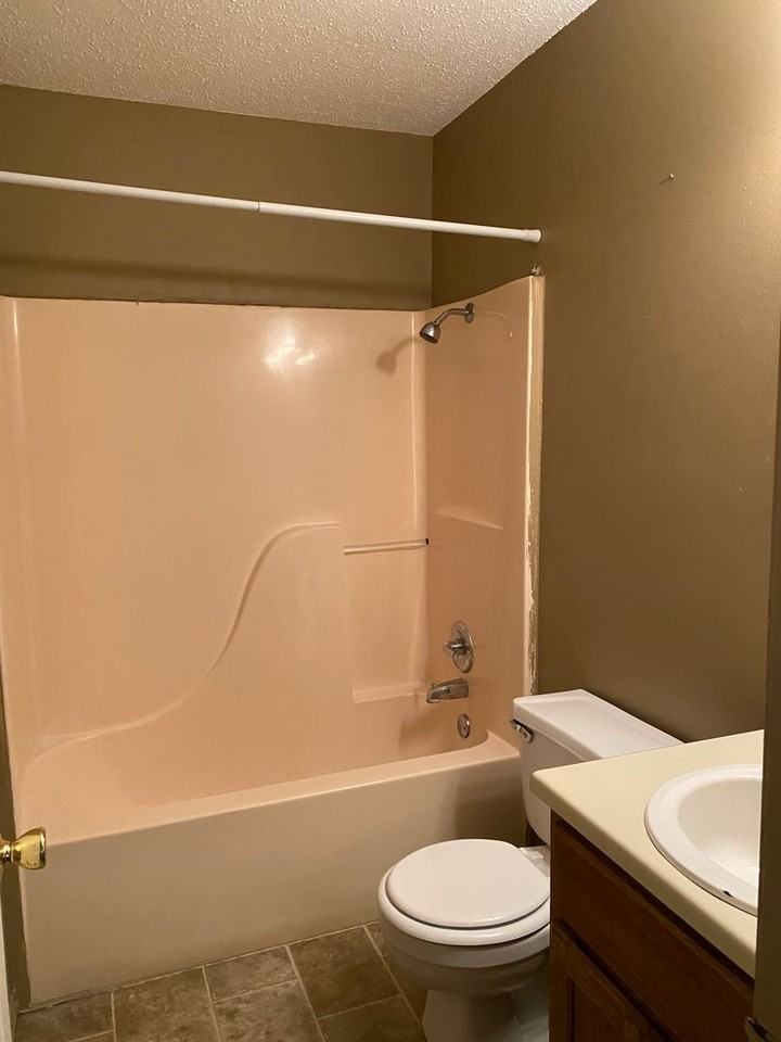 3314 E 4th St - Photo 3 of 10