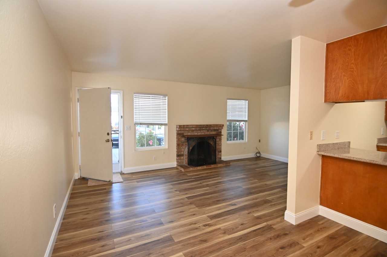 33039 Lake Mead Dr - Photo 2 of 29