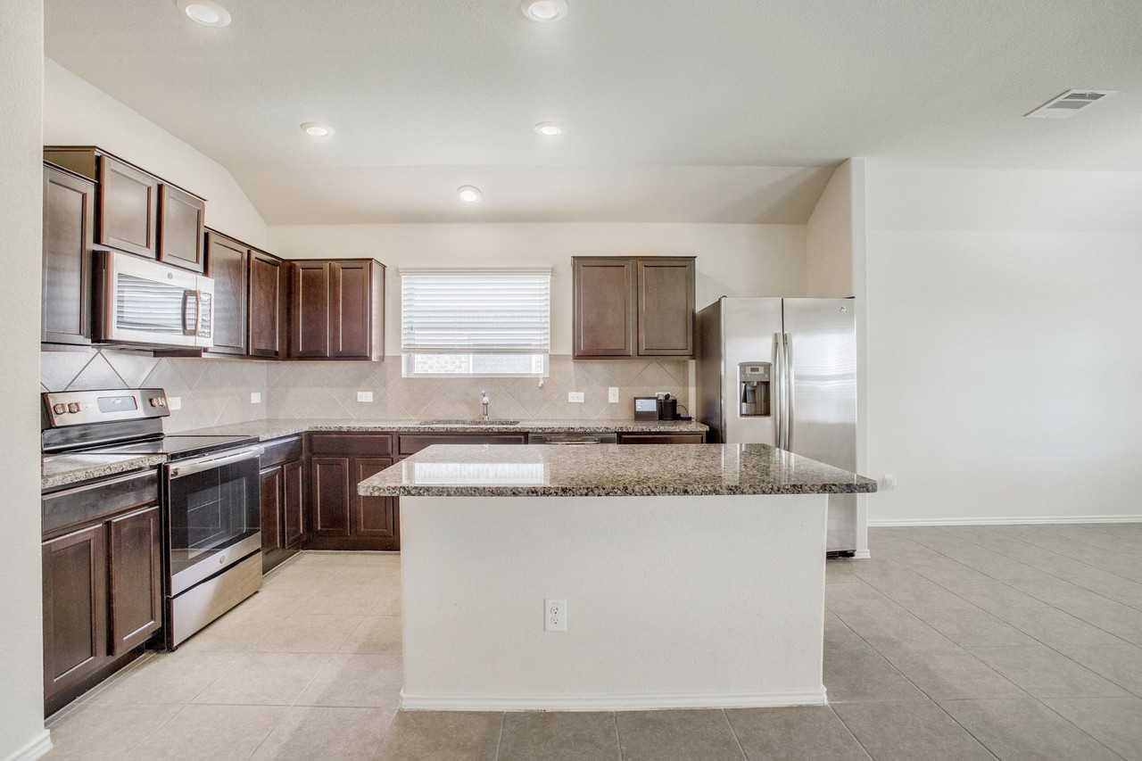 705 Heritage Grove Rd - Photo 6 of 26