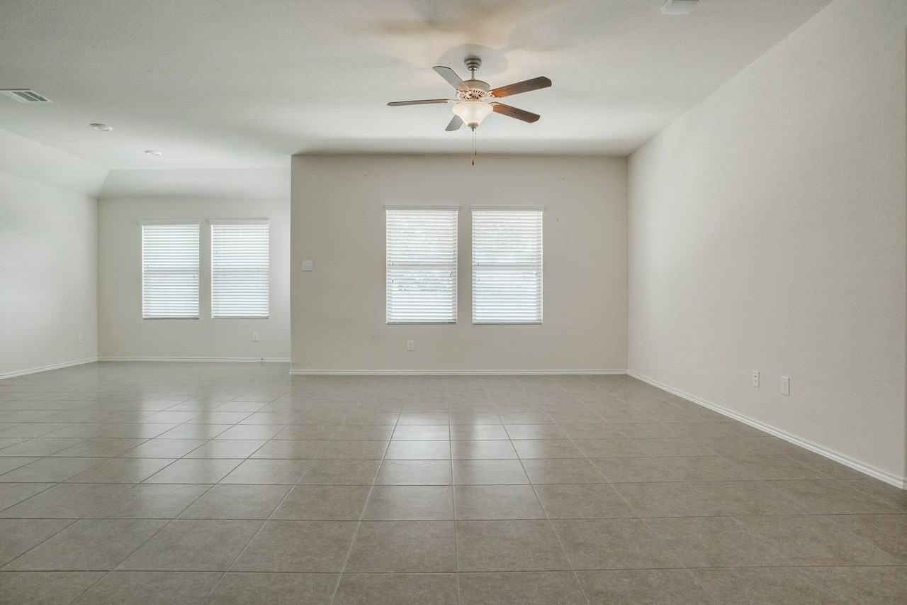 705 Heritage Grove Rd - Photo 7 of 26