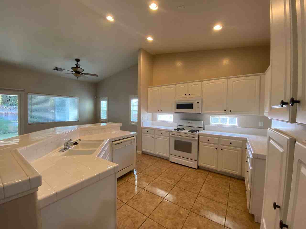 11609 Privet Pl - Photo 3 of 9