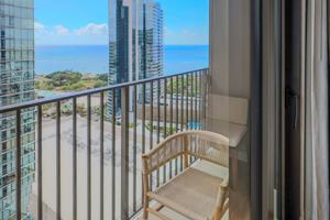 featured image of 987 Queen St #2708