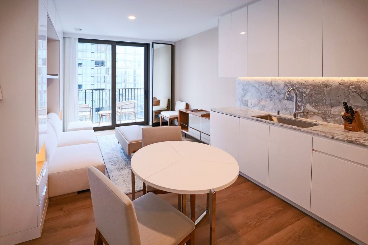 987 Queen St #2708 - Photo 3 of 22