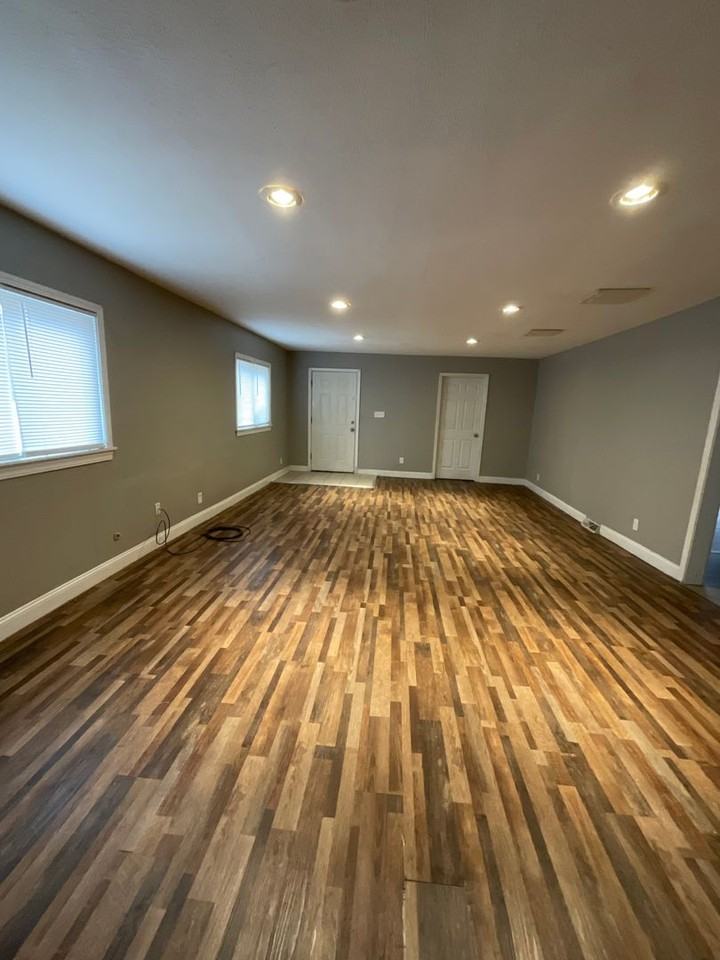 502 W 9th St - Photo 3 of 18