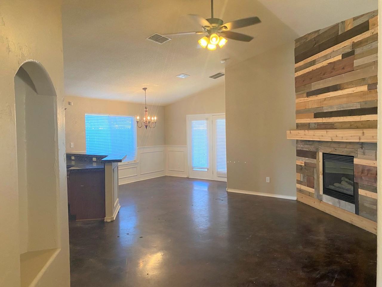 8704 10th St - Photo 3 of 18