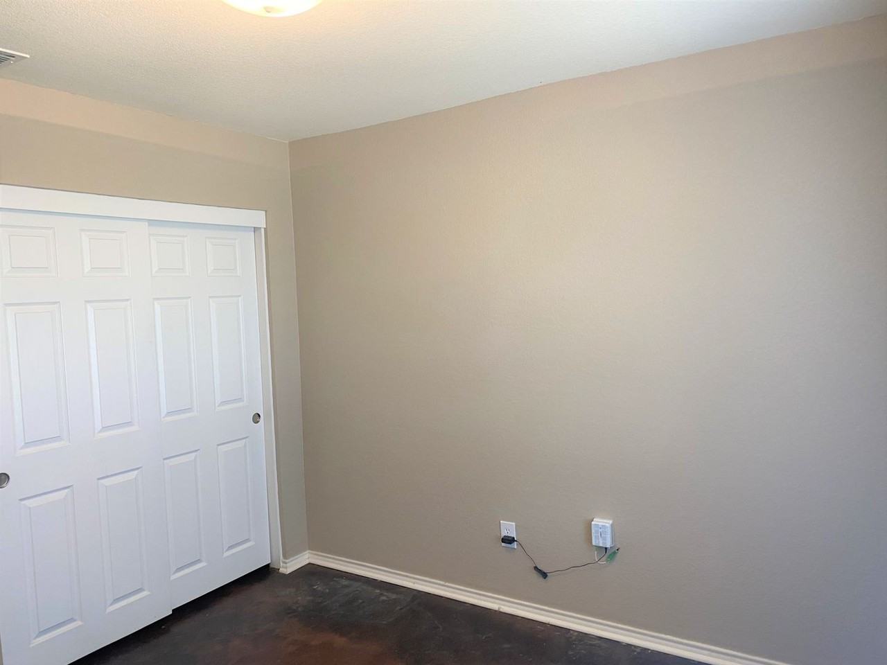 8704 10th St - Photo 5 of 18