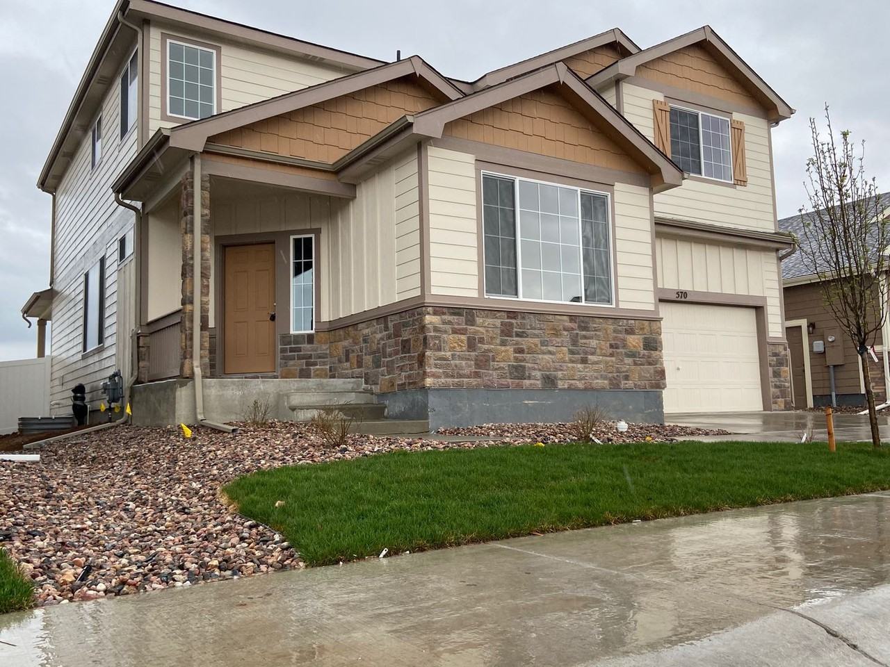 570 Lapis Pl - Photo 5 of 35