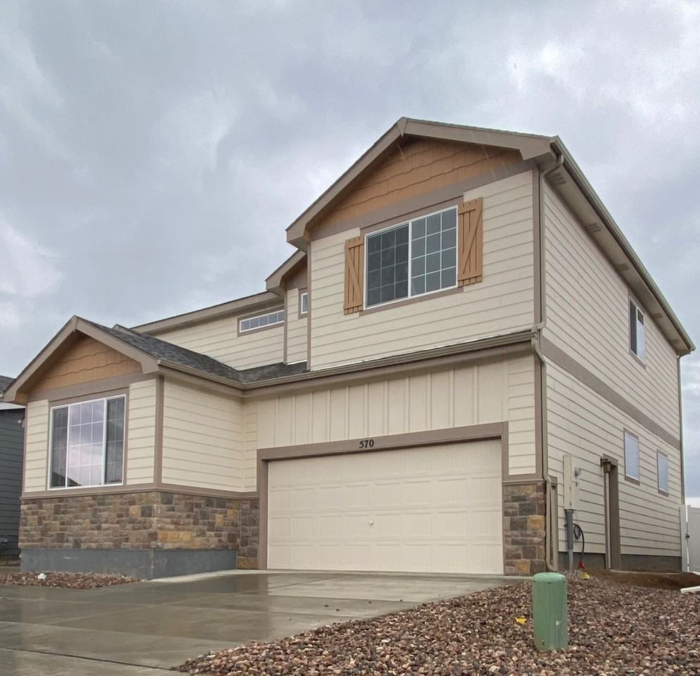 570 Lapis Pl - Photo 7 of 35