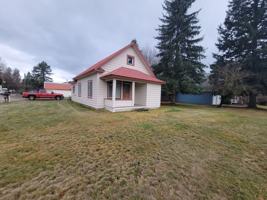 featured image of 801 W 1st St