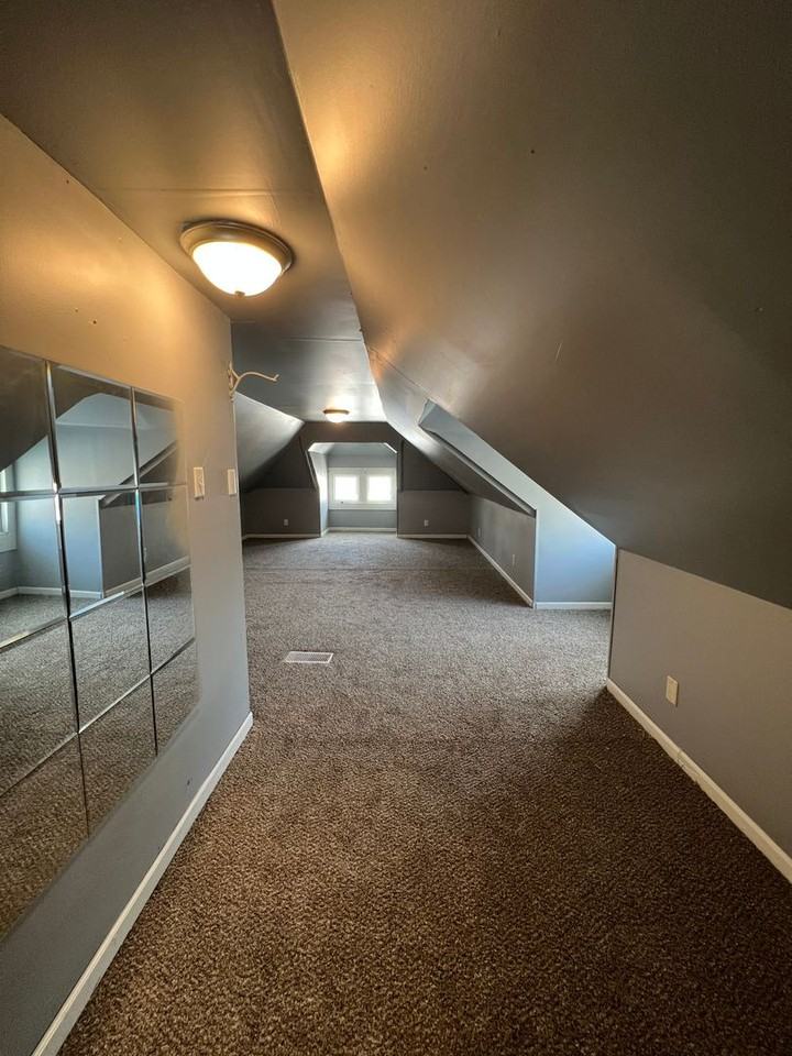 713 13th St - Photo 2 of 11