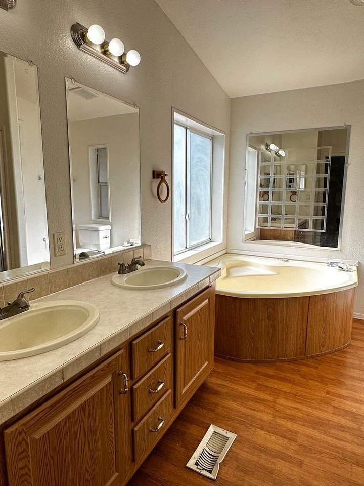 611 W Verde Ln - Photo 5 of 22