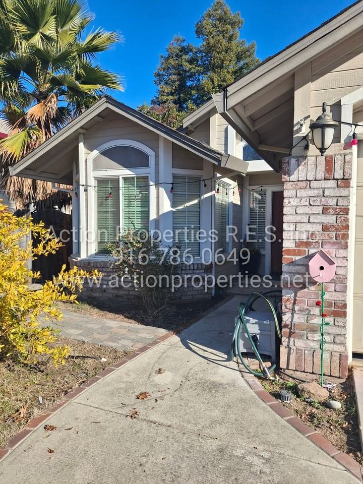 8324 Lonely Hill Way - Photo 6 of 50