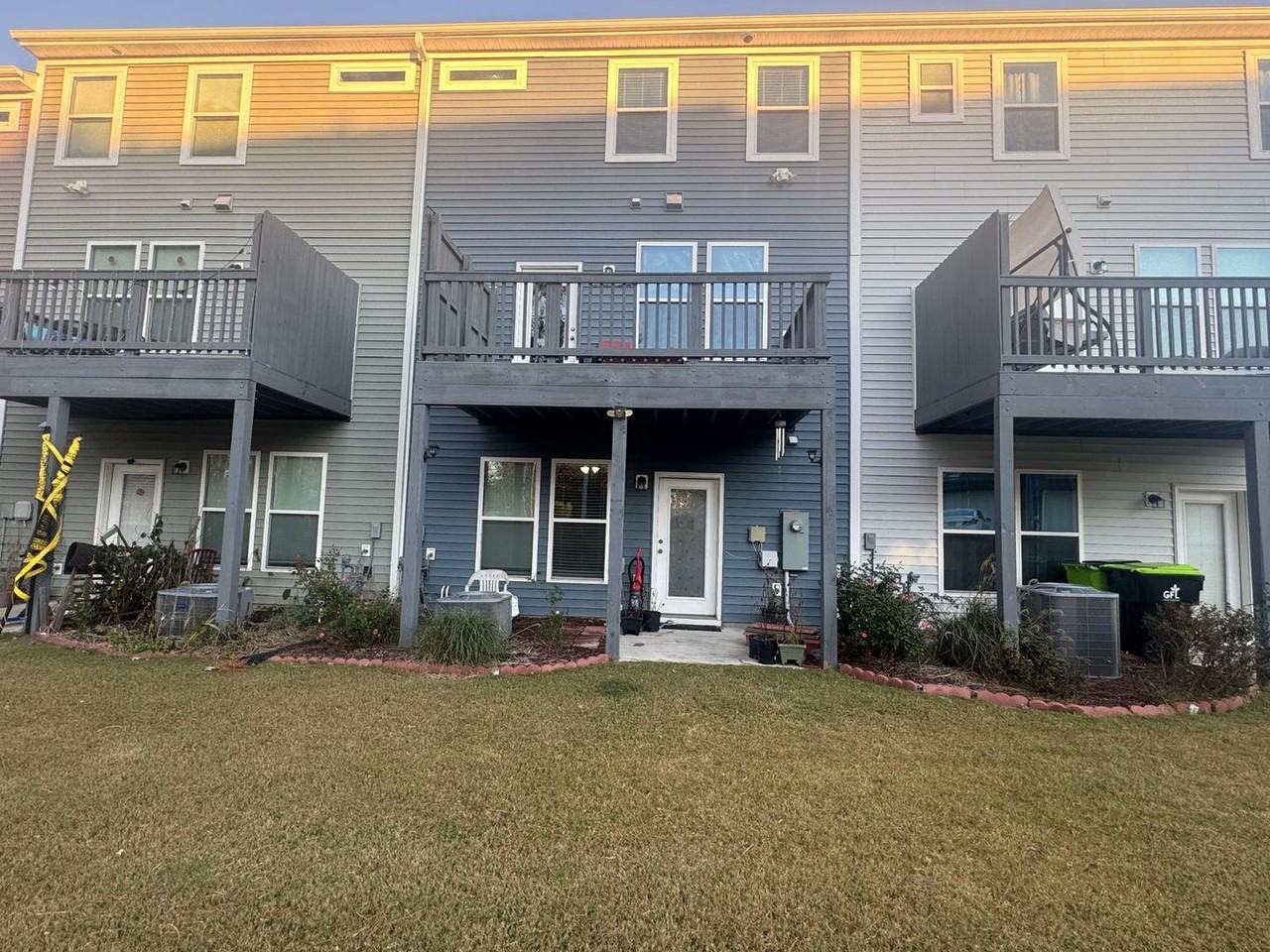 1103 Myers Point Dr - Photo 2 of 23