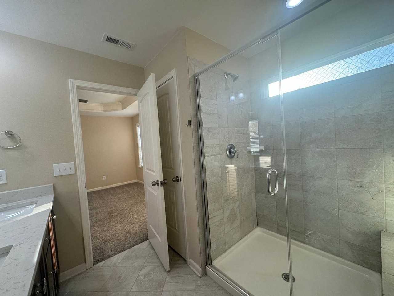 1103 Myers Point Dr - Photo 3 of 23