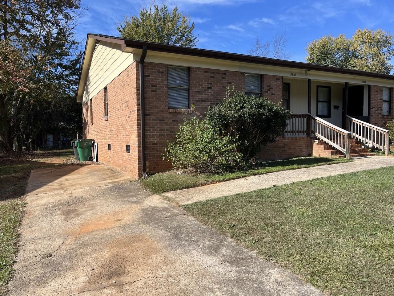 3631 Driftwood Dr - Photo 3 of 20