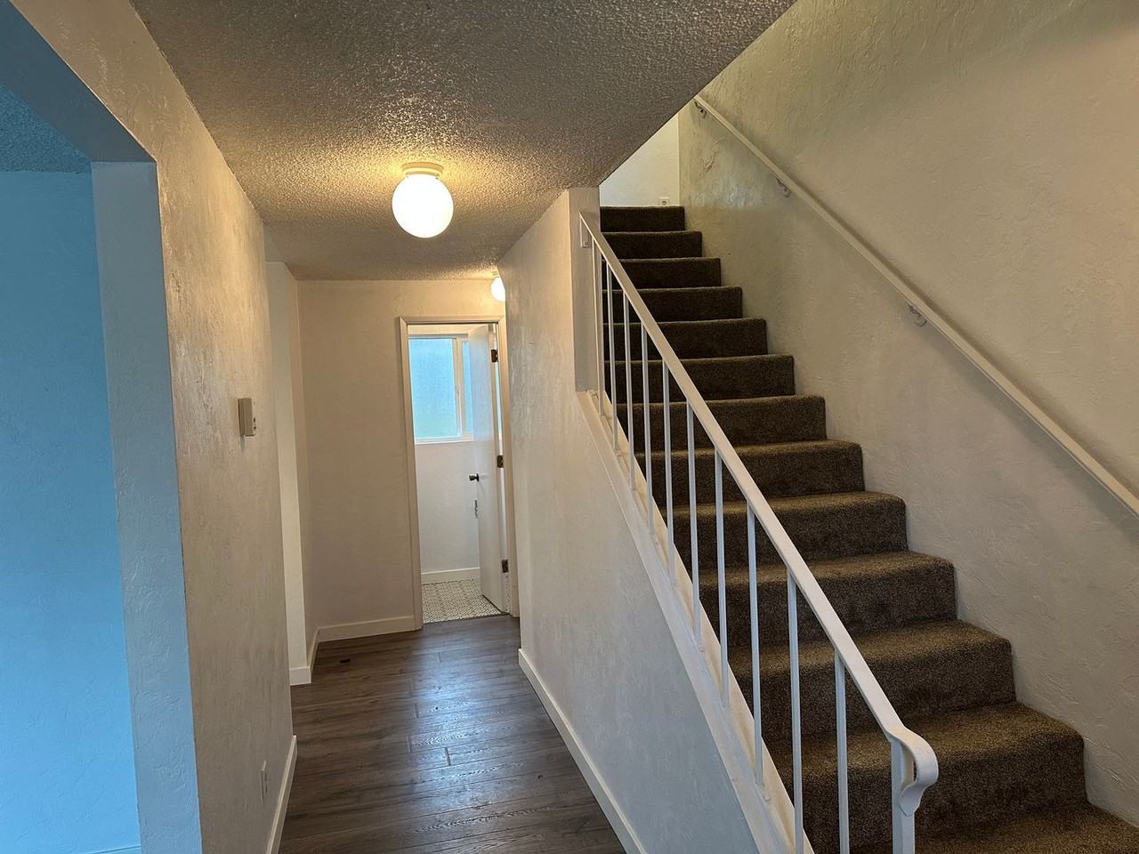 4250 Scenic Dr - Photo 3 of 38
