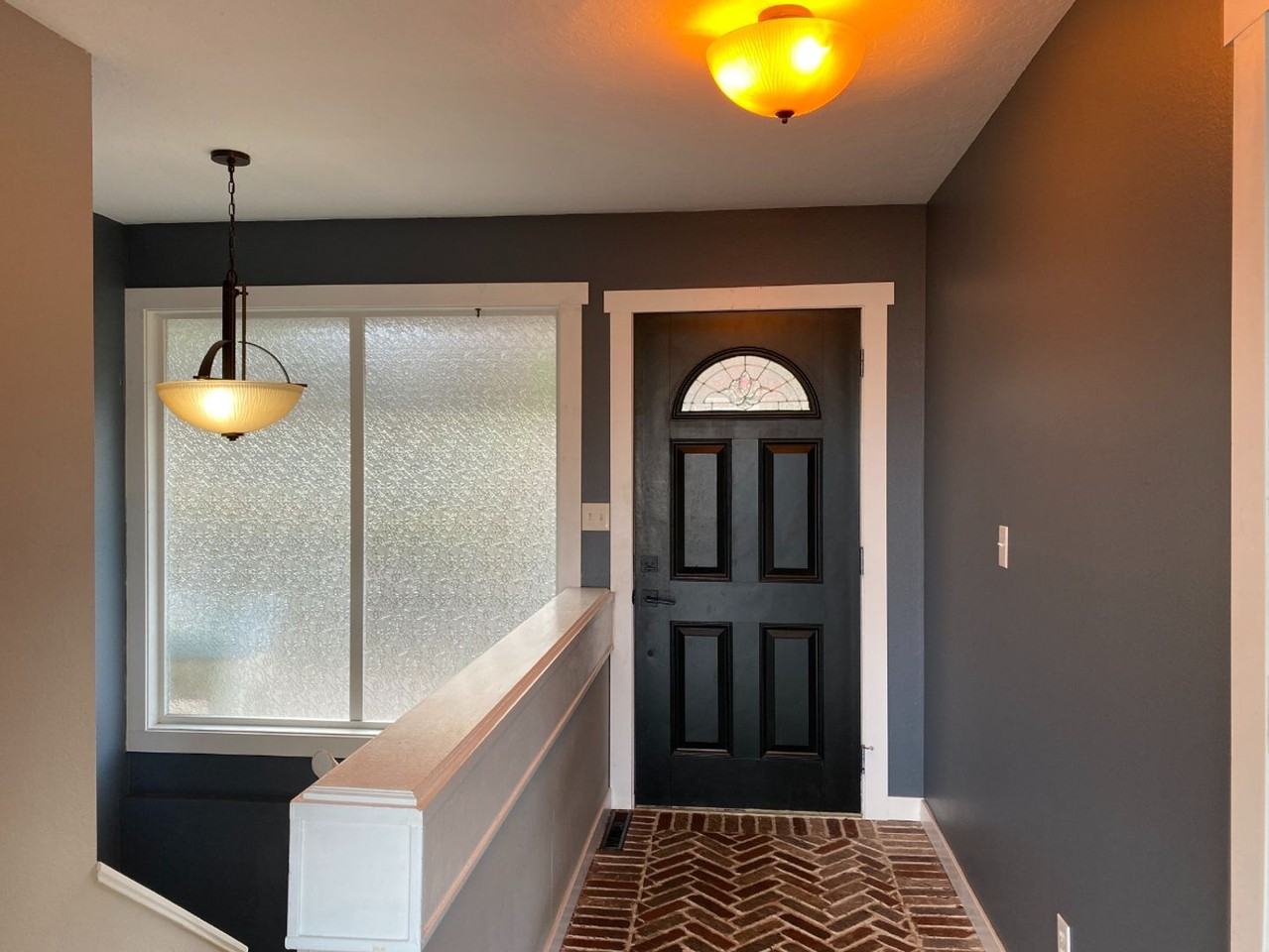 917 E Scenic Dr - Photo 2 of 36