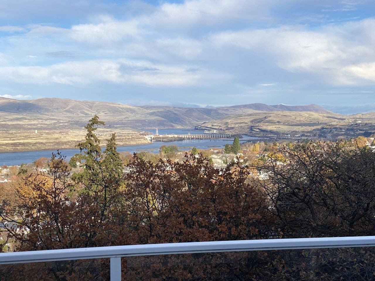 917 E Scenic Dr - Photo 6 of 36