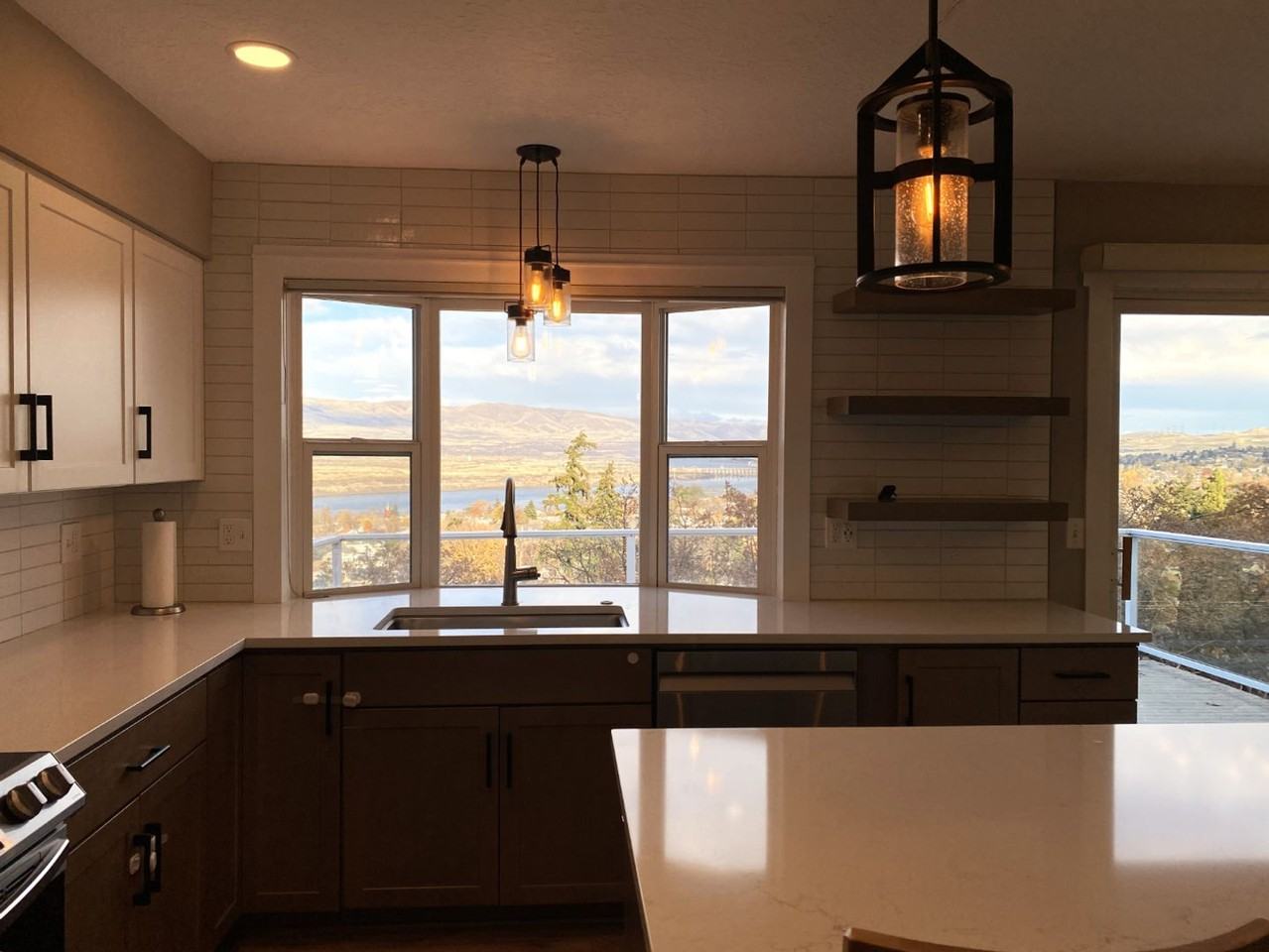 917 E Scenic Dr - Photo 7 of 36