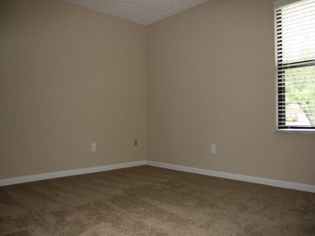 7400 Kingswood Drive - Photo 3 of 38