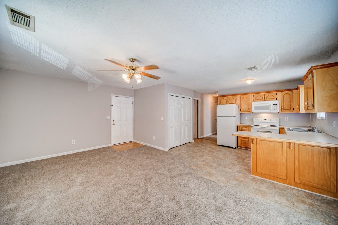 90 Hannah Drive - Photo 3 of 12