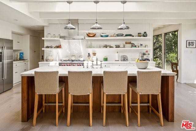 830 Brooktree Rd - Photo 2 of 8