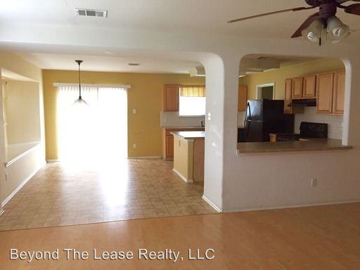 1025 Apollo Cir - Photo 2 of 12