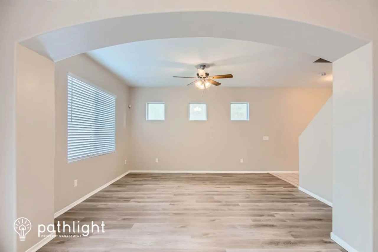 11958 W Belmont Dr - Photo 3 of 20