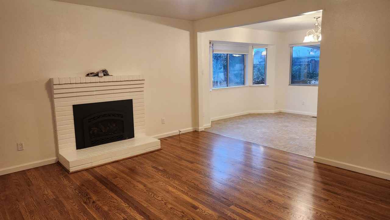 1455 Driftwood Ct - Photo 2 of 13