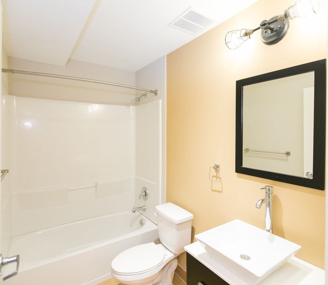 Live 501 - Photo 4 of 6