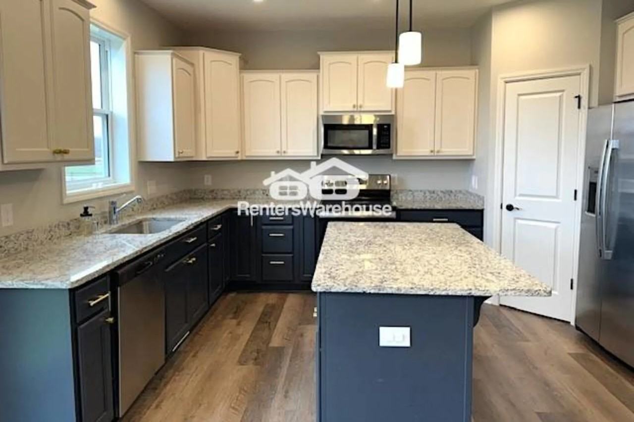 10680 29th St Ne - Photo 2 of 27