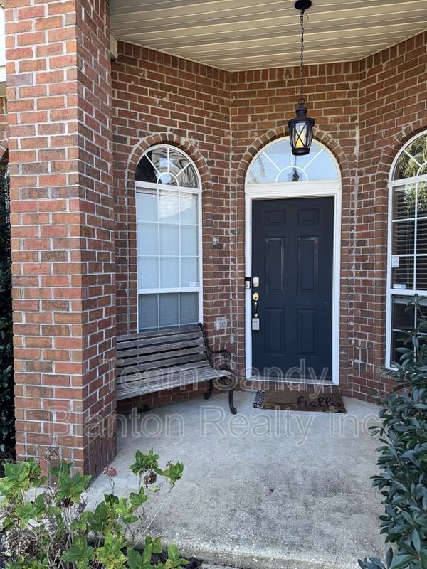 1025 Freeboard Blvd - Photo 3 of 50