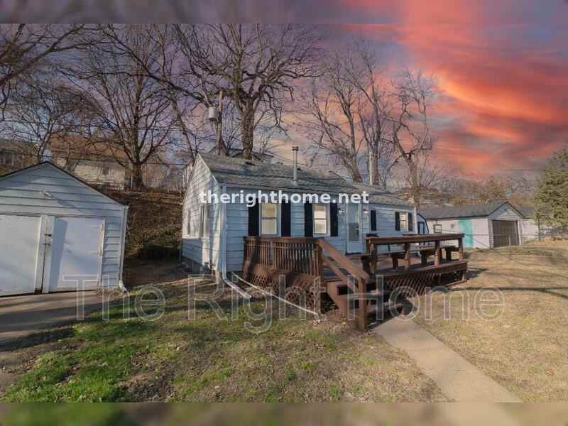 3058 1/2 S 17th St - Photo 2 of 14