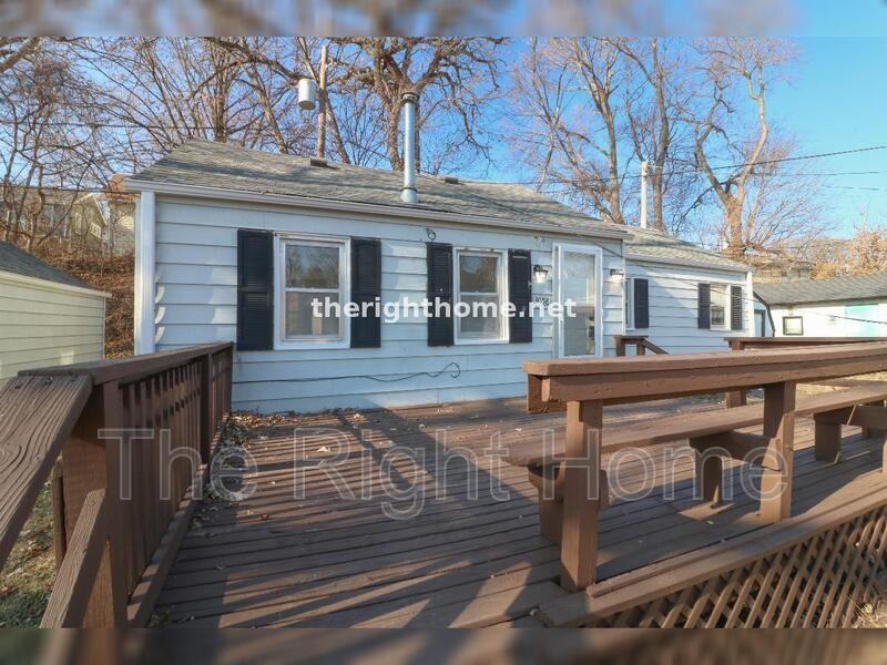 3058 1/2 S 17th St - Photo 3 of 14