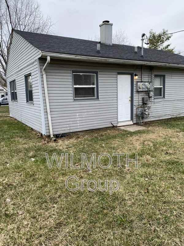 6255 Commodore Dr - Photo 2 of 15