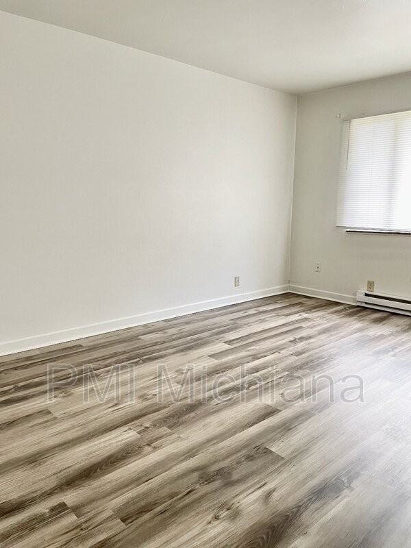 2010 Lathrop St - Photo 2 of 9